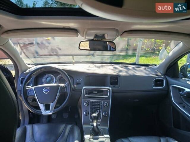 Чорний Вольво B60, об'ємом двигуна 1.98 л та пробігом 260 тис. км за 11000 $, фото 1 на Automoto.ua