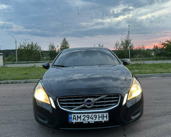 Черный Вольво B60, объемом двигателя 1.98 л и пробегом 288 тыс. км за 10500 $, фото 1 на Automoto.ua