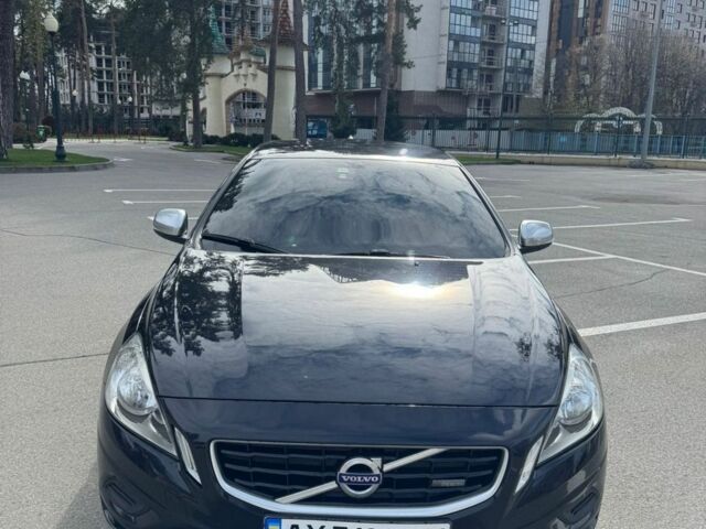 Черный Вольво B60, объемом двигателя 1.56 л и пробегом 267 тыс. км за 10400 $, фото 1 на Automoto.ua