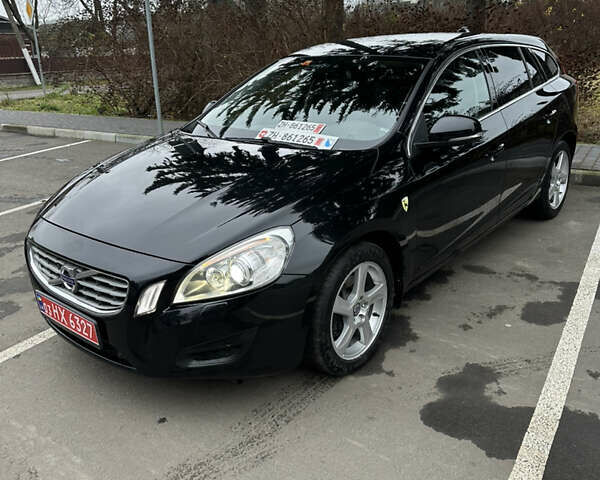 Черный Вольво B60, объемом двигателя 2.4 л и пробегом 265 тыс. км за 11500 $, фото 1 на Automoto.ua