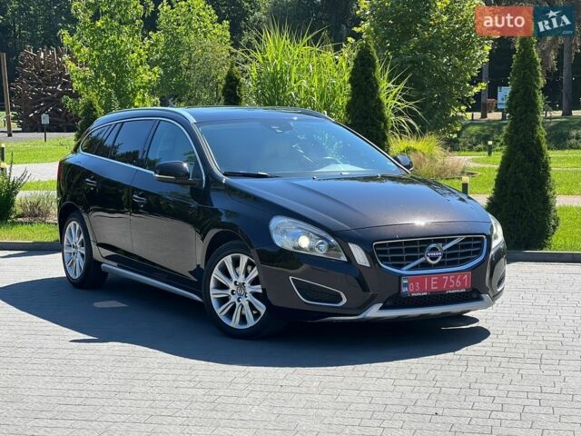 Чорний Вольво B60, об'ємом двигуна 2.4 л та пробігом 271 тис. км за 12990 $, фото 1 на Automoto.ua