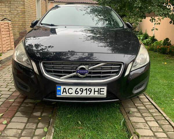 Черный Вольво B60, объемом двигателя 1.6 л и пробегом 280 тыс. км за 10999 $, фото 1 на Automoto.ua
