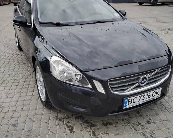 Черный Вольво B60, объемом двигателя 1.56 л и пробегом 222 тыс. км за 11500 $, фото 1 на Automoto.ua