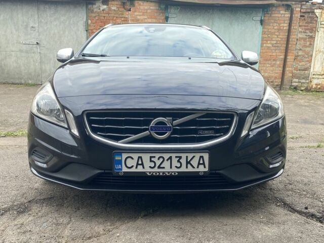 Черный Вольво B60, объемом двигателя 2 л и пробегом 227 тыс. км за 12000 $, фото 1 на Automoto.ua