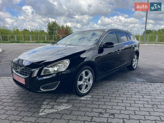 Черный Вольво B60, объемом двигателя 2 л и пробегом 235 тыс. км за 12300 $, фото 1 на Automoto.ua