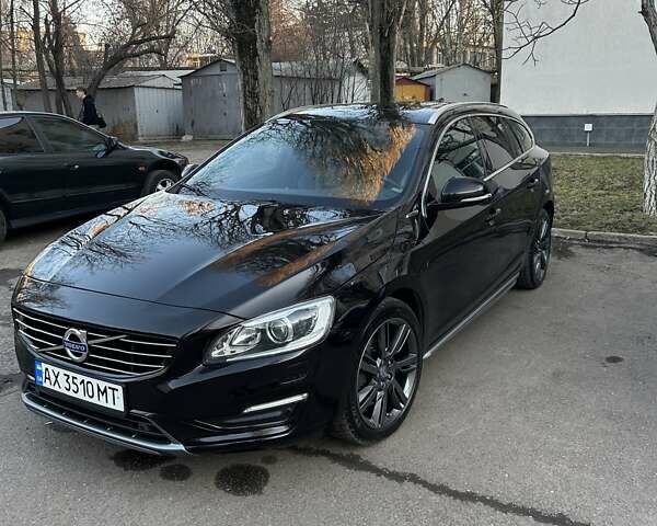 Черный Вольво B60, объемом двигателя 2.4 л и пробегом 254 тыс. км за 13999 $, фото 1 на Automoto.ua