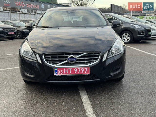 Черный Вольво B60, объемом двигателя 1.98 л и пробегом 235 тыс. км за 13000 $, фото 1 на Automoto.ua