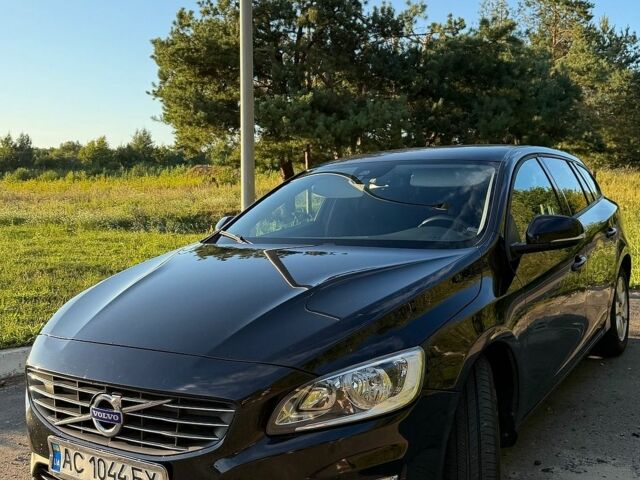 Черный Вольво B60, объемом двигателя 1.56 л и пробегом 300 тыс. км за 9999 $, фото 1 на Automoto.ua