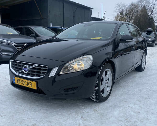 Черный Вольво B60, объемом двигателя 1.6 л и пробегом 290 тыс. км за 9999 $, фото 1 на Automoto.ua