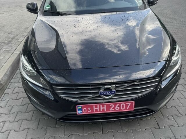 Черный Вольво B60, объемом двигателя 2 л и пробегом 245 тыс. км за 12300 $, фото 1 на Automoto.ua