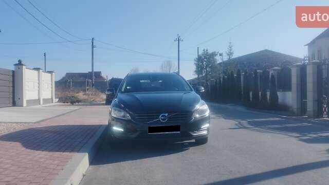 Черный Вольво B60, объемом двигателя 2 л и пробегом 275 тыс. км за 14500 $, фото 1 на Automoto.ua