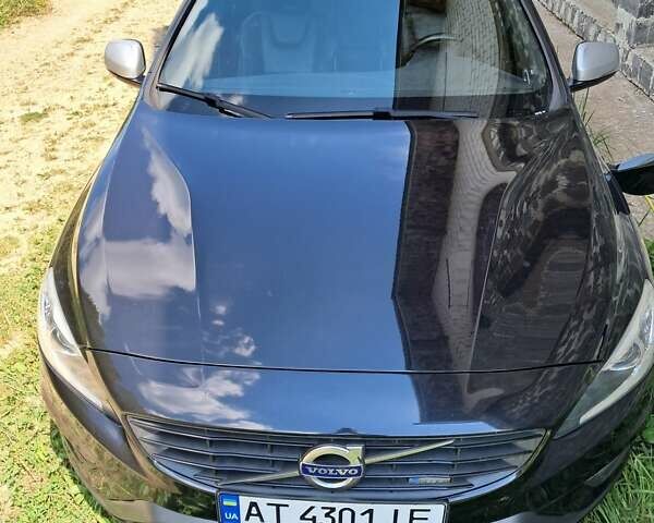 Черный Вольво B60, объемом двигателя 2.4 л и пробегом 291 тыс. км за 16000 $, фото 1 на Automoto.ua