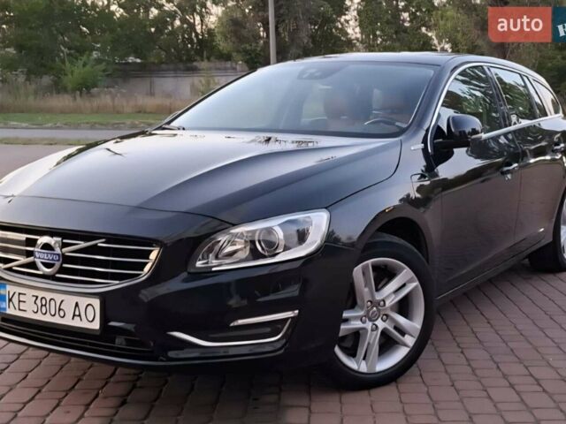 Черный Вольво B60, объемом двигателя 2.4 л и пробегом 315 тыс. км за 16400 $, фото 1 на Automoto.ua