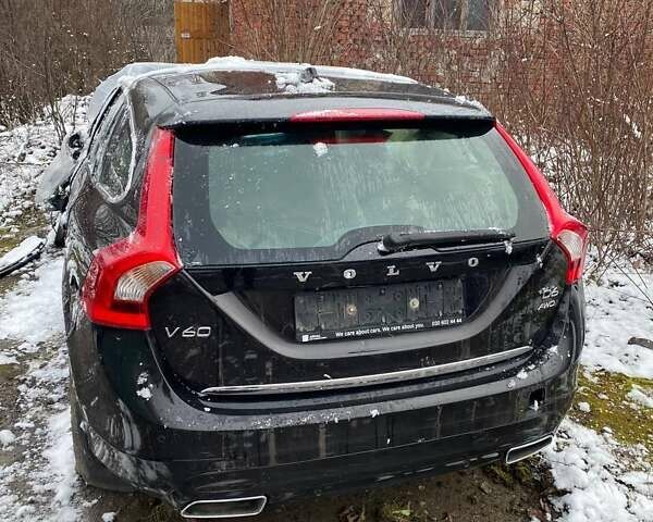 Черный Вольво B60, объемом двигателя 2.4 л и пробегом 250 тыс. км за 5800 $, фото 1 на Automoto.ua