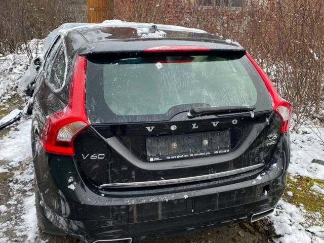 Чорний Вольво B60, об'ємом двигуна 2.4 л та пробігом 250 тис. км за 5800 $, фото 1 на Automoto.ua
