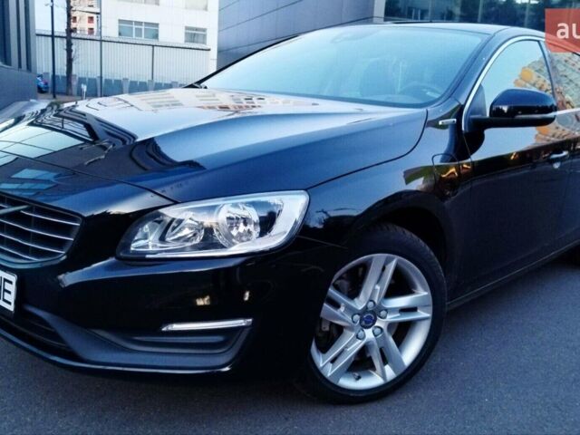Черный Вольво B60, объемом двигателя 2.4 л и пробегом 201 тыс. км за 17999 $, фото 1 на Automoto.ua