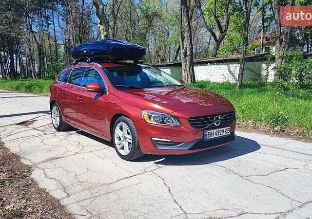 Красный Вольво B60, объемом двигателя 1.97 л и пробегом 190 тыс. км за 11653 $, фото 1 на Automoto.ua