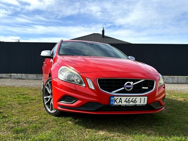 Красный Вольво B60, объемом двигателя 2 л и пробегом 297 тыс. км за 10500 $, фото 1 на Automoto.ua