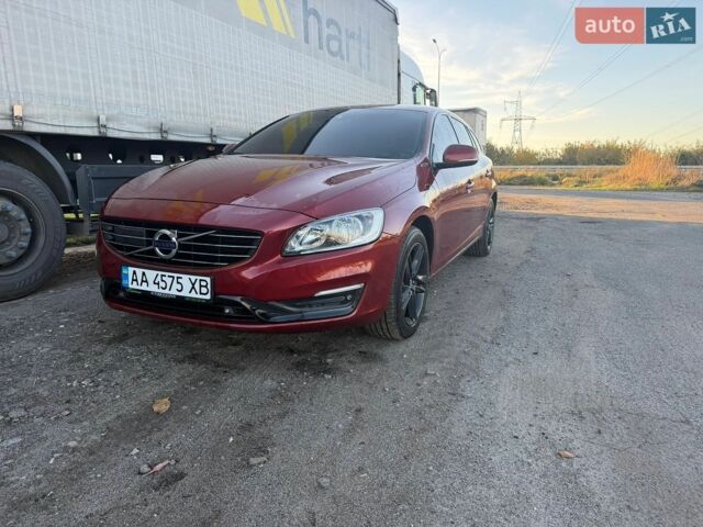 Красный Вольво B60, объемом двигателя 2.4 л и пробегом 270 тыс. км за 15500 $, фото 1 на Automoto.ua