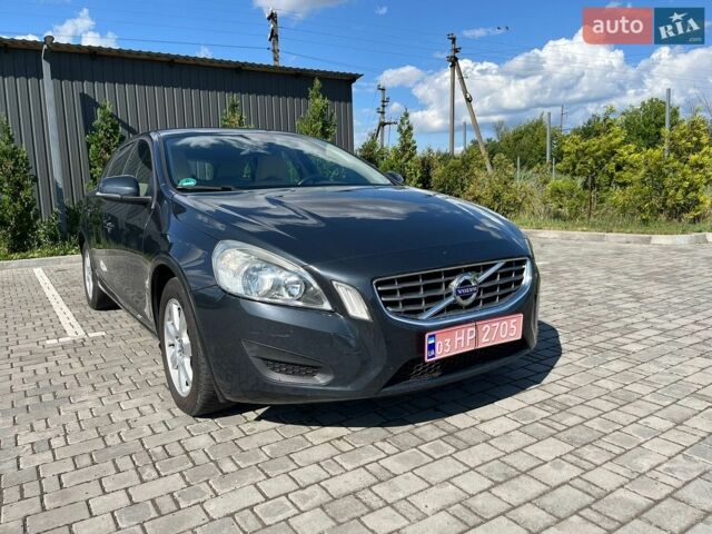 Вольво B60, объемом двигателя 1.6 л и пробегом 255 тыс. км за 8900 $, фото 1 на Automoto.ua