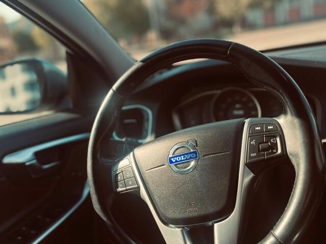 Вольво B60, объемом двигателя 2 л и пробегом 238 тыс. км за 14000 $, фото 1 на Automoto.ua