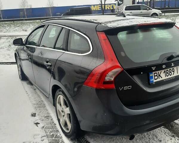 Серый Вольво B60, объемом двигателя 2 л и пробегом 380 тыс. км за 9500 $, фото 1 на Automoto.ua
