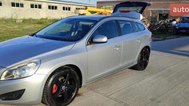 Сірий Вольво B60, об'ємом двигуна 2 л та пробігом 324 тис. км за 11300 $, фото 1 на Automoto.ua