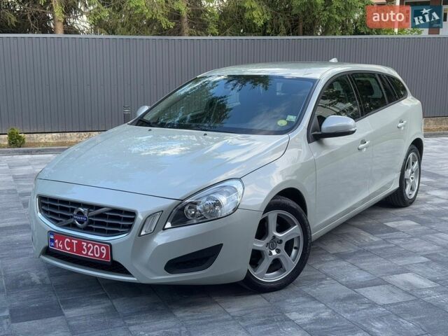 Серый Вольво B60, объемом двигателя 2 л и пробегом 250 тыс. км за 9500 $, фото 1 на Automoto.ua
