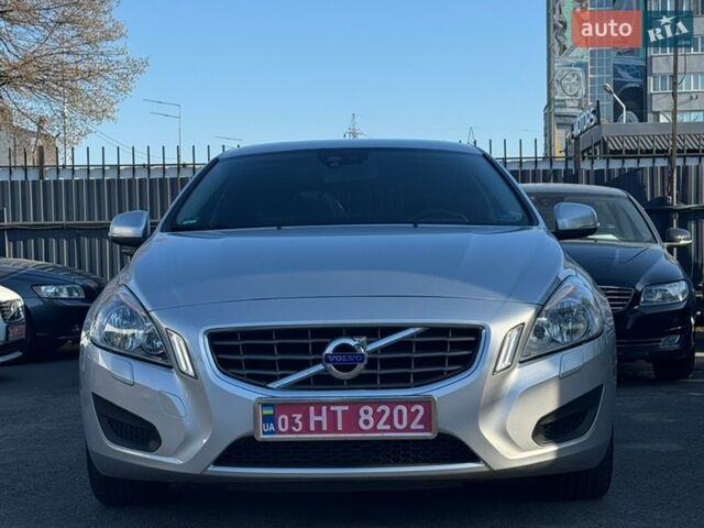 Сірий Вольво B60, об'ємом двигуна 2 л та пробігом 217 тис. км за 12300 $, фото 1 на Automoto.ua