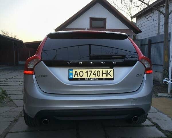 Серый Вольво B60, объемом двигателя 2.4 л и пробегом 260 тыс. км за 11999 $, фото 1 на Automoto.ua