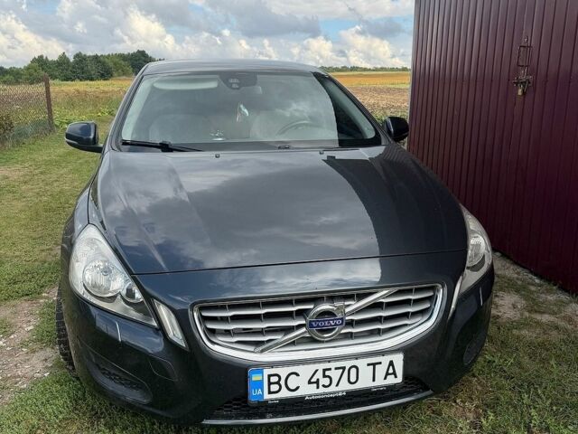 Сірий Вольво B60, об'ємом двигуна 1.98 л та пробігом 265 тис. км за 10200 $, фото 1 на Automoto.ua