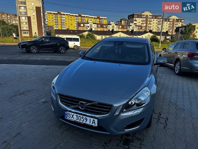 Сірий Вольво B60, об'ємом двигуна 1.98 л та пробігом 232 тис. км за 11900 $, фото 1 на Automoto.ua