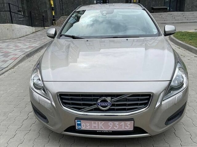 Серый Вольво B60, объемом двигателя 1.6 л и пробегом 215 тыс. км за 9500 $, фото 1 на Automoto.ua