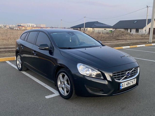 Серый Вольво B60, объемом двигателя 2 л и пробегом 400 тыс. км за 9500 $, фото 1 на Automoto.ua