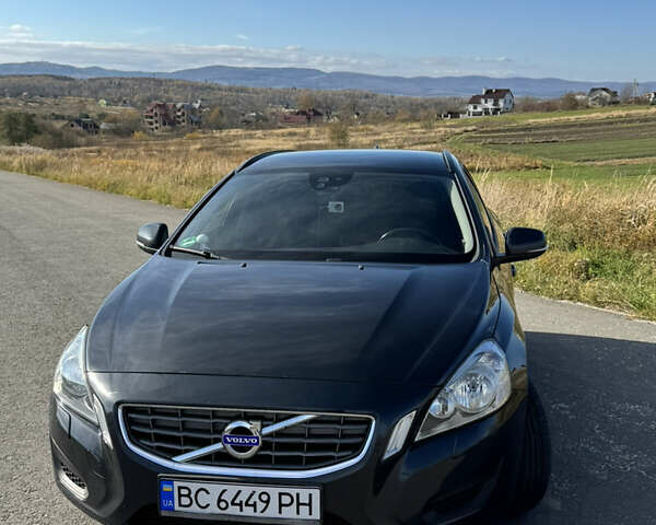Сірий Вольво B60, об'ємом двигуна 1.56 л та пробігом 271 тис. км за 10300 $, фото 1 на Automoto.ua