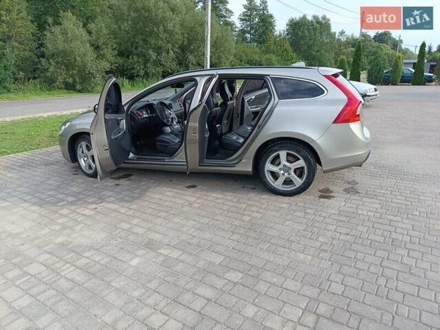 Вольво B60 2011 в Яворове на Automoto.ua Серый Вольво B60, объемом двигателя 1.6 л и пробегом 340 тыс. км за 9850 $, фото 1 на Automoto.ua