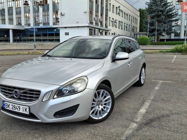 Сірий Вольво B60, об'ємом двигуна 1.98 л та пробігом 315 тис. км за 11900 $, фото 1 на Automoto.ua