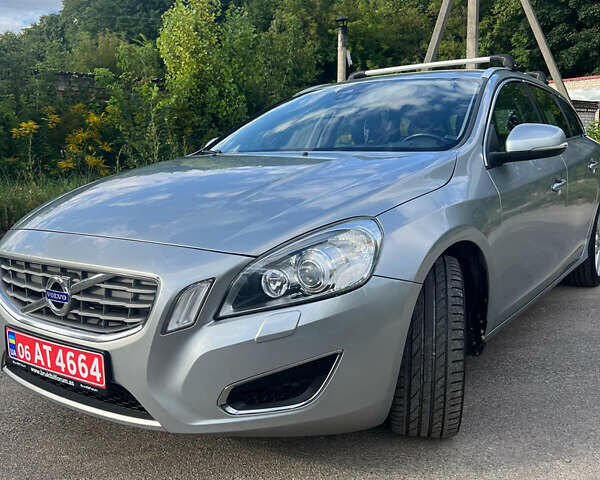 Серый Вольво B60, объемом двигателя 1.6 л и пробегом 213 тыс. км за 10800 $, фото 1 на Automoto.ua