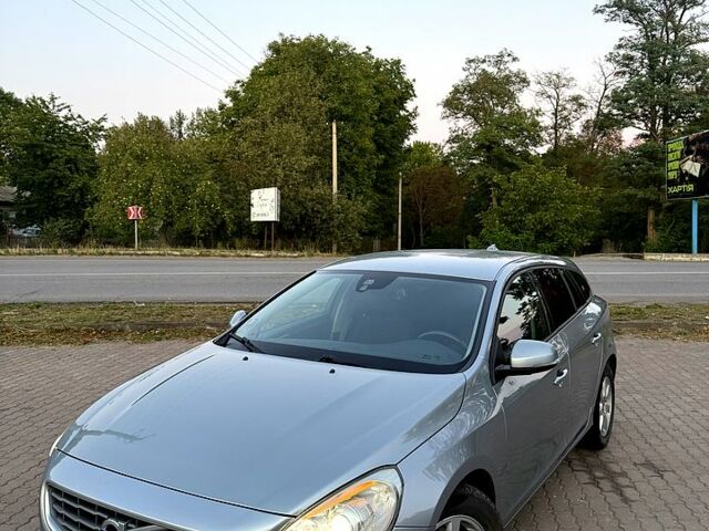 Сірий Вольво B60, об'ємом двигуна 2 л та пробігом 254 тис. км за 9800 $, фото 1 на Automoto.ua