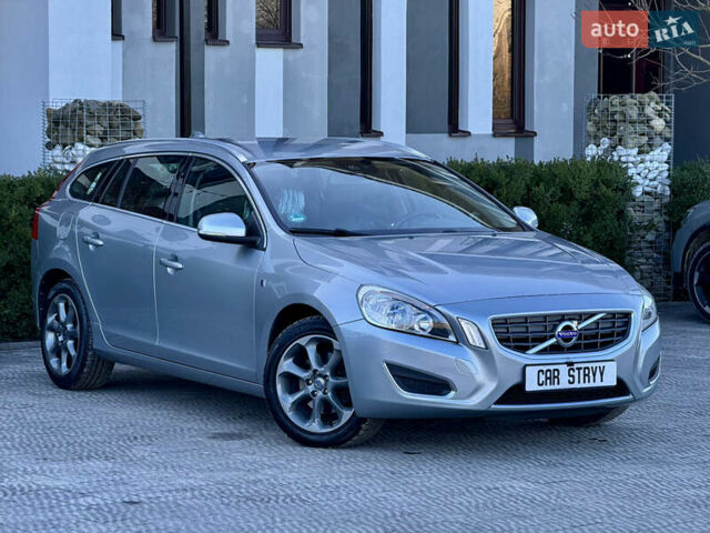 Сірий Вольво B60, об'ємом двигуна 1.6 л та пробігом 222 тис. км за 10999 $, фото 1 на Automoto.ua