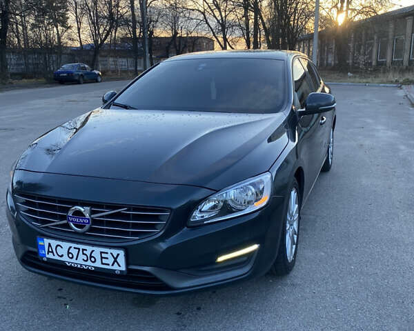 Серый Вольво B60, объемом двигателя 2 л и пробегом 240 тыс. км за 13300 $, фото 1 на Automoto.ua