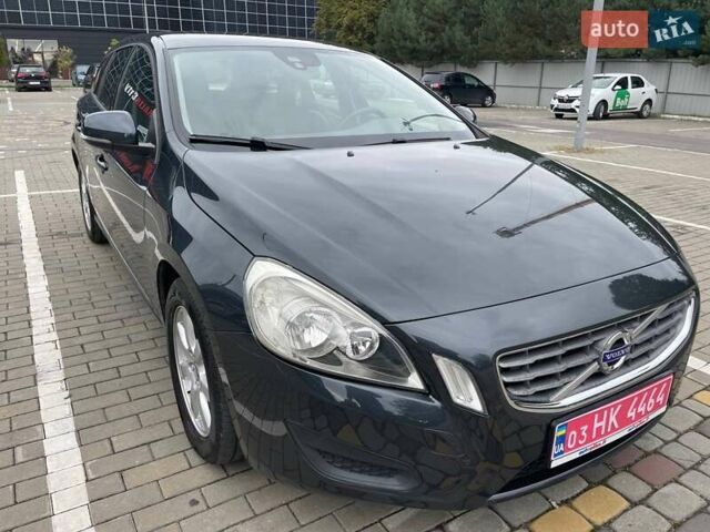 Сірий Вольво B60, об'ємом двигуна 2 л та пробігом 289 тис. км за 11400 $, фото 1 на Automoto.ua