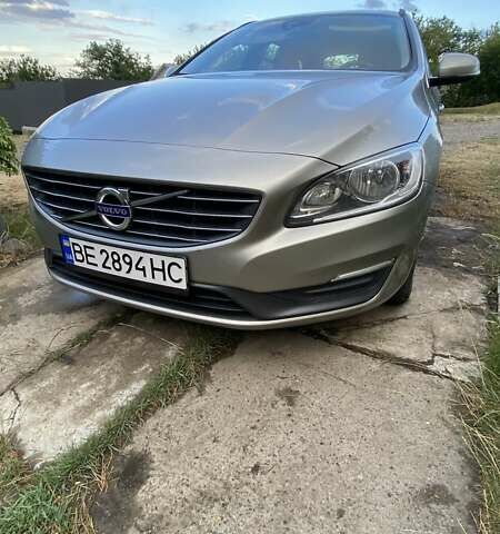 Серый Вольво B60, объемом двигателя 2 л и пробегом 299 тыс. км за 14000 $, фото 1 на Automoto.ua