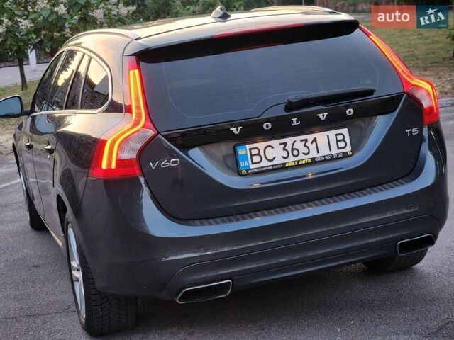 Серый Вольво B60, объемом двигателя 2 л и пробегом 305 тыс. км за 7800 $, фото 1 на Automoto.ua