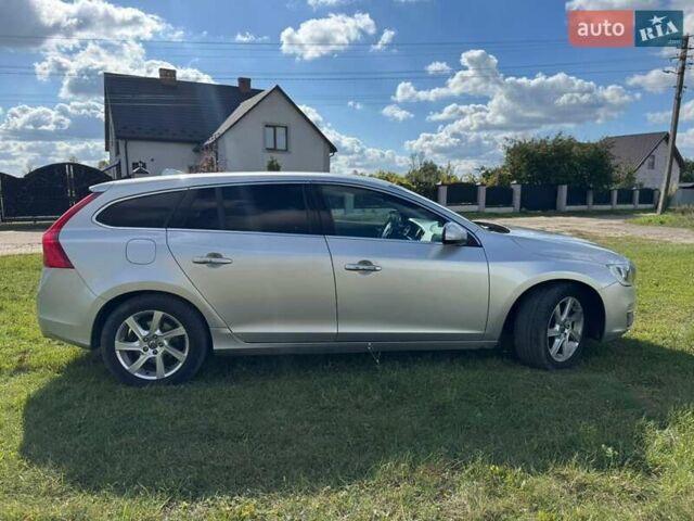 Серый Вольво B60, объемом двигателя 2.4 л и пробегом 250 тыс. км за 13000 $, фото 1 на Automoto.ua