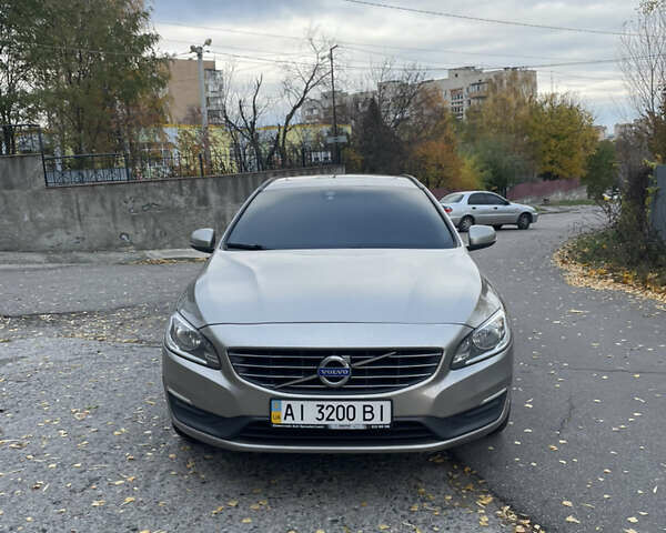 Серый Вольво B60, объемом двигателя 1.97 л и пробегом 256 тыс. км за 11500 $, фото 1 на Automoto.ua