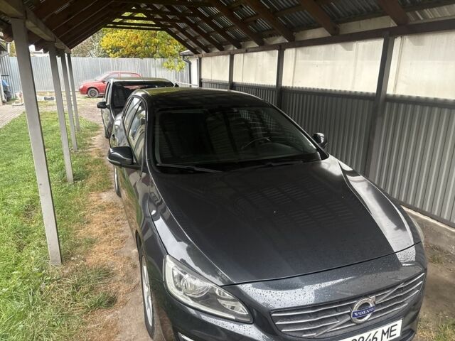 Сірий Вольво B60, об'ємом двигуна 2 л та пробігом 270 тис. км за 12536 $, фото 1 на Automoto.ua