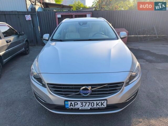 Сірий Вольво B60, об'ємом двигуна 1.97 л та пробігом 204 тис. км за 15000 $, фото 1 на Automoto.ua