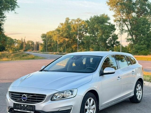 Сірий Вольво B60, об'ємом двигуна 2 л та пробігом 205 тис. км за 13000 $, фото 1 на Automoto.ua