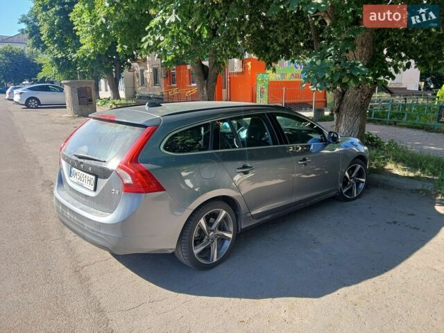 Сірий Вольво B60, об'ємом двигуна 2 л та пробігом 271 тис. км за 14300 $, фото 1 на Automoto.ua